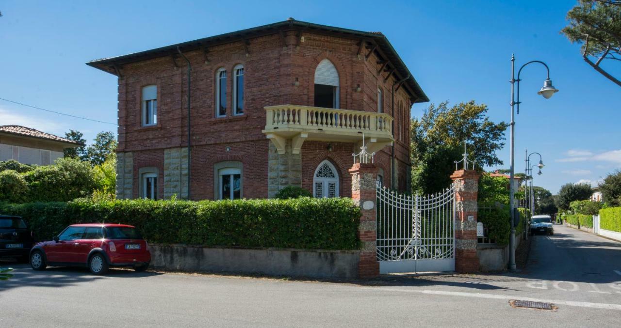 Villa Italy มารินา ดิ เปียตราซันตา ภายนอก รูปภาพ