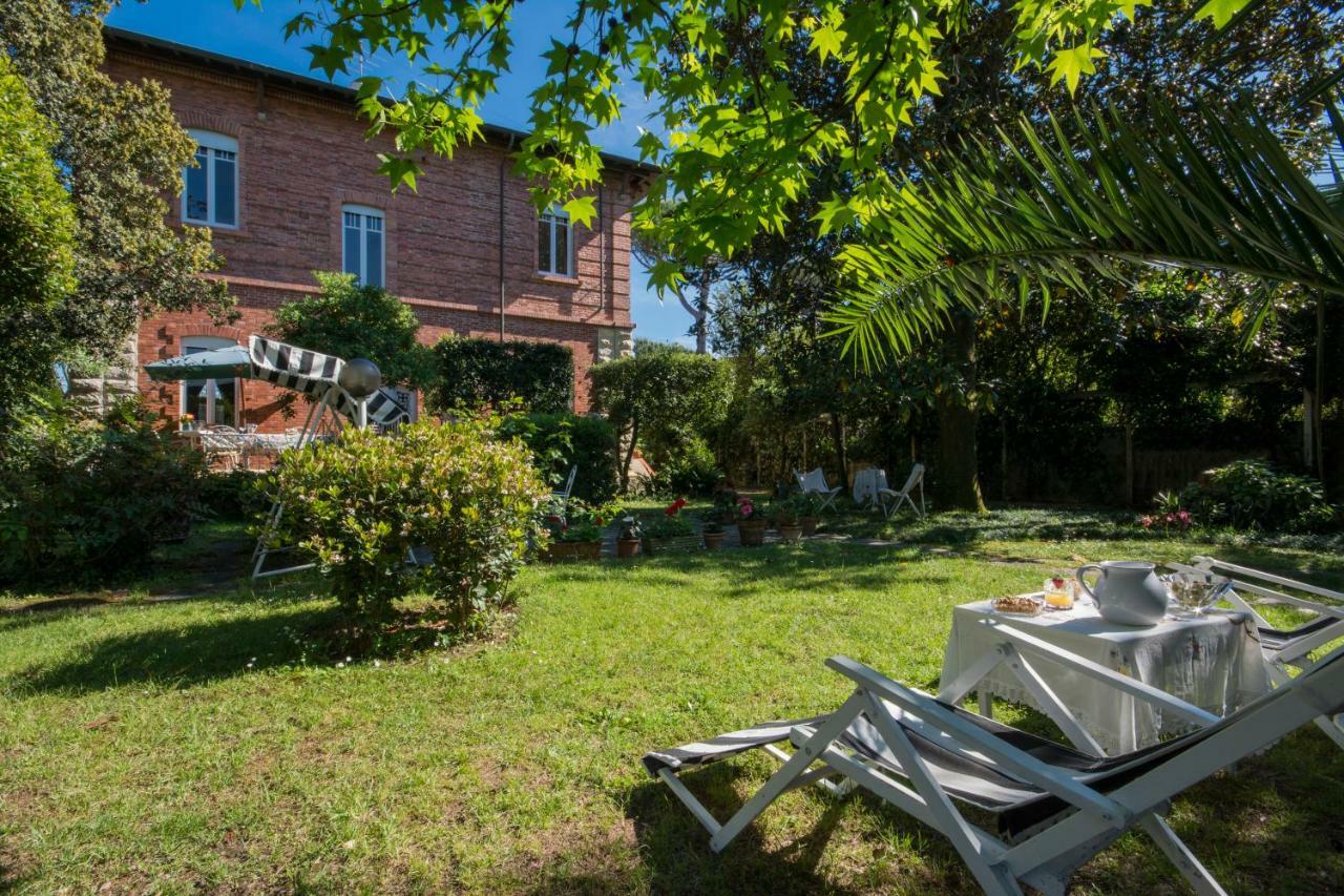 Villa Italy มารินา ดิ เปียตราซันตา ภายนอก รูปภาพ