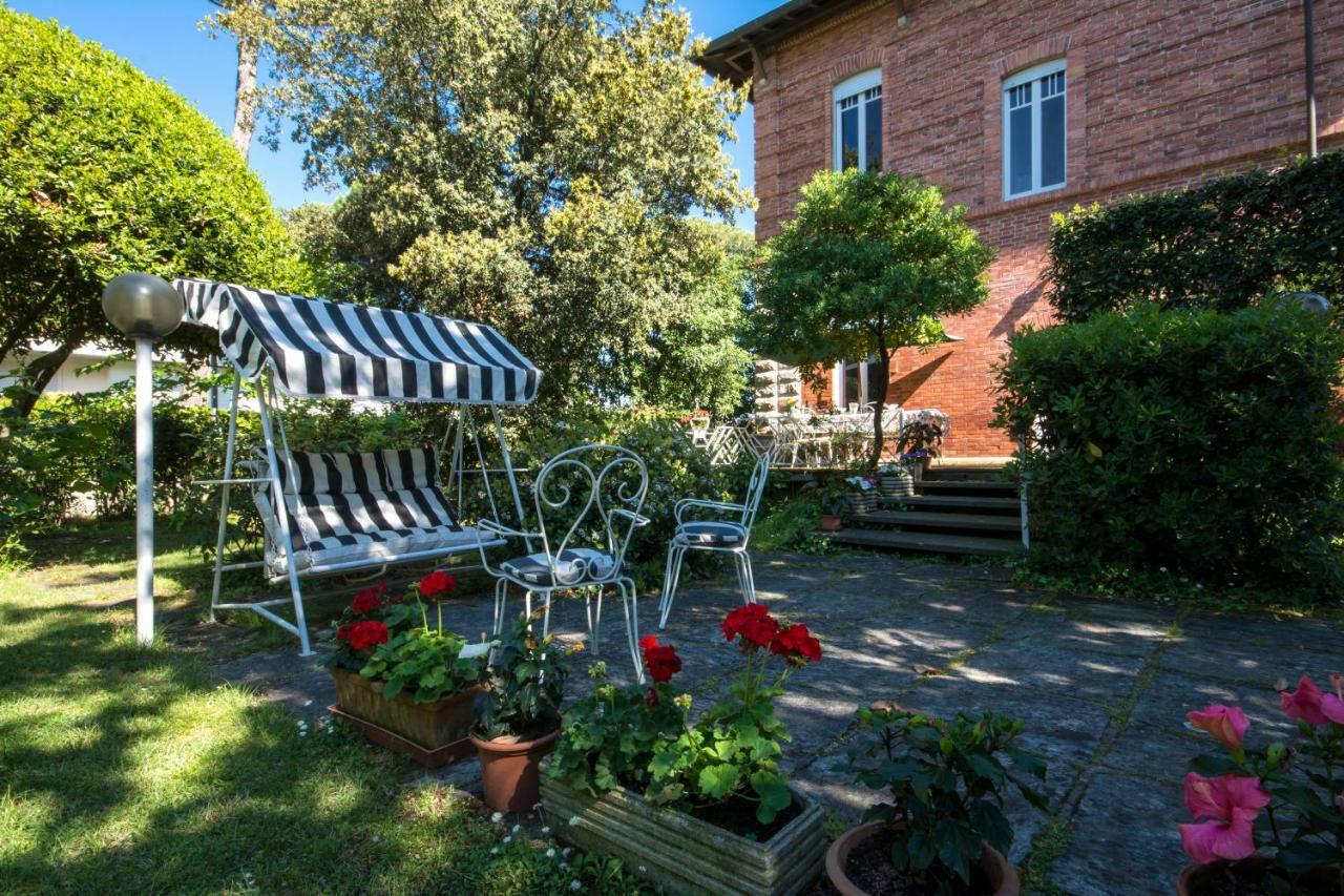 Villa Italy มารินา ดิ เปียตราซันตา ภายนอก รูปภาพ