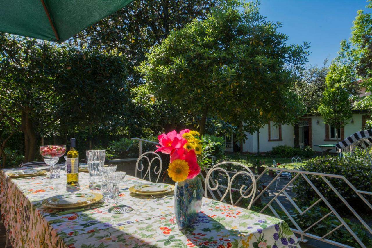 Villa Italy มารินา ดิ เปียตราซันตา ภายนอก รูปภาพ