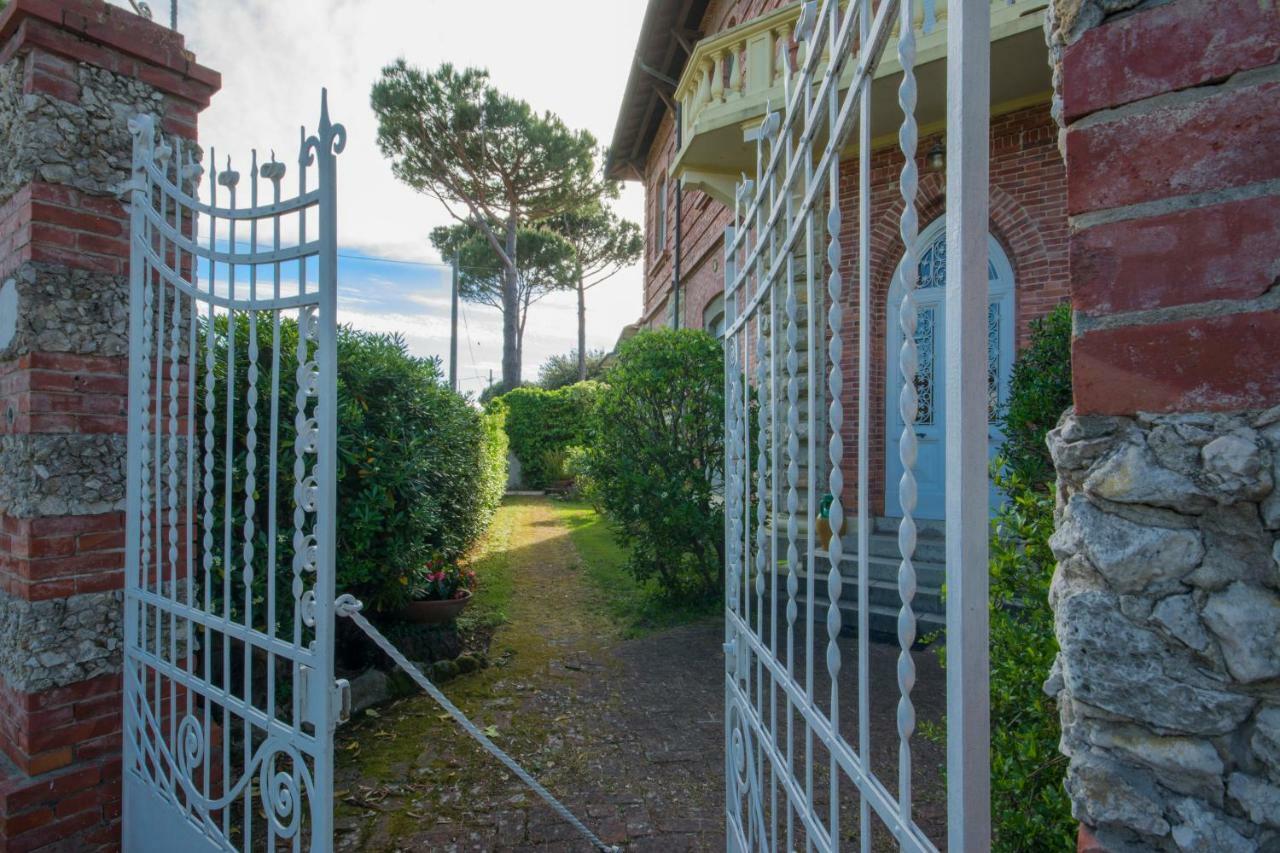 Villa Italy มารินา ดิ เปียตราซันตา ภายนอก รูปภาพ